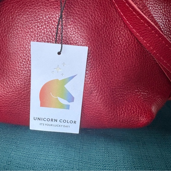 Portland leather tote backpack in chili red - Picture 3 of 4